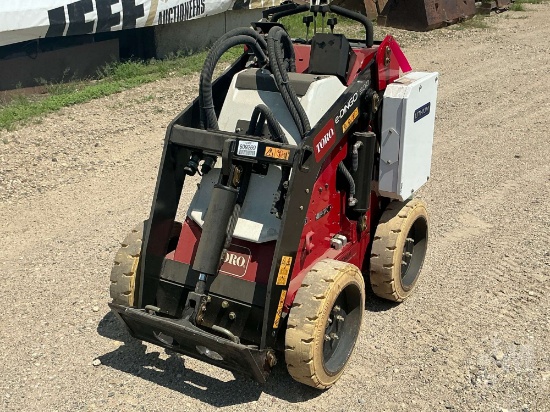 UNUSED 2020 TORO E-DINGO 500 STAND ON SKID STEER LOADER SN: 407005516
