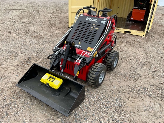 UNUSED 2026 SDLOOL SL323TZ STAND ON SKID STEER LOADER SN: 323TZ260314