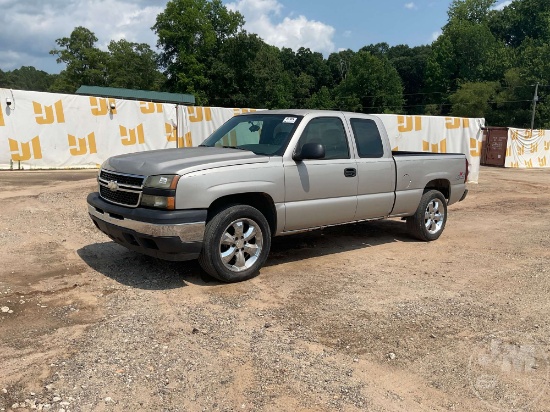 2006 CHEVROLET SILVERADO 1500 EXTENDED CAB 4X4 PICKUP VIN: 1GCEK19Z96Z180400