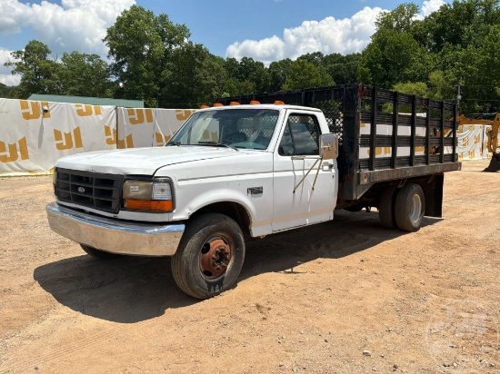 1994 FORD F-350XL DRW SINGLE AXLE REGULAR CAB STAKE BED TRUCK VIN: 1FDJF37G9RNA64153