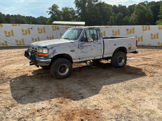 1994 FORD F-150 XLT REGULAR CAB 4X4 PICKUP VIN: 1FTEF14N3RNA20825