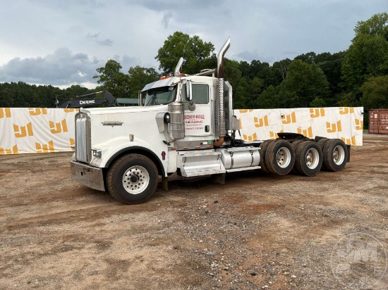 2009 KENWORTH W9 SERIES TRI AXLE DAY CAB TRUCK TRACTOR VIN: 1XKWPBTX89J238491