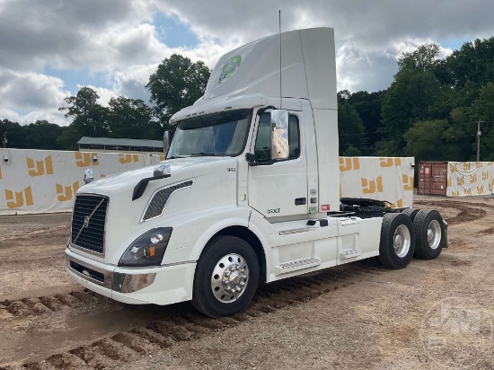 2017 VOLVO TRUCK VNL TANDEM AXLE DAY CAB TRUCK TRACTOR VIN: 4V4NC9EH3HN980505