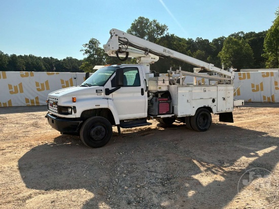 ALTEC AT235 2009 GMC C5500 ARTICULATING & TELESCOPIC BUCKET TRUCK VIN: 1GDE5C1909F405108
