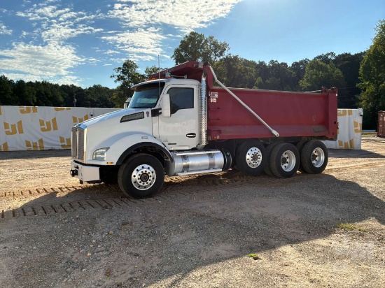 2016 KENWORTH T880 TRI-AXLE DUMP TRUCK VIN: 1NKZXPEX8GJ114915