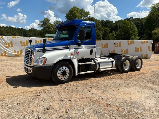 2018 FREIGHTLINER CASCADIA TANDEM AXLE DAY CAB TRUCK TRACTOR VIN: 3AKJGEDRXJDJV6537