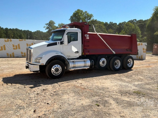 2017 KENWORTH T880 TRI-AXLE DUMP TRUCK VIN: 1NKZXPEX5HJ157576