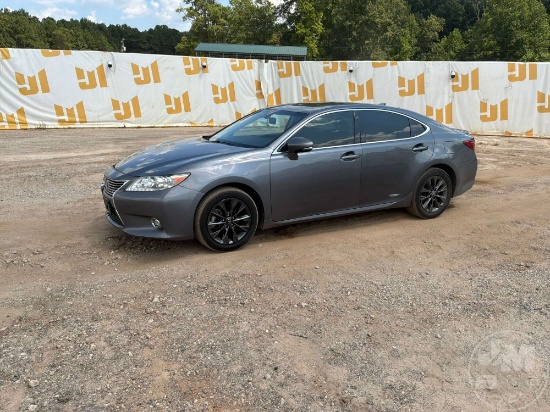 2015 LEXUS ES 300H VIN: JTHBW1GG4F2099546 FWD