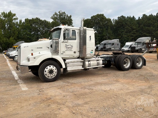 2011 WESTERN STAR 4900 T/A TANDEM AXLE SLEEPER TRUCK TRACTOR VIN: 5KJJALDRXBPAZ5193