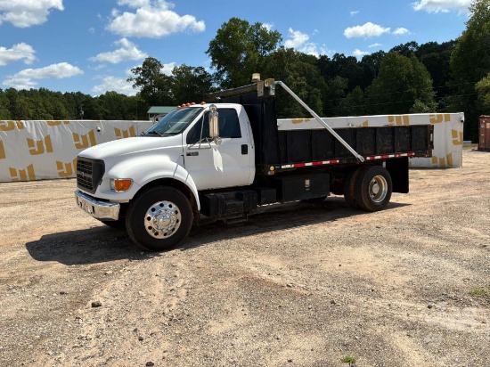 2002 FORD F-650 SINGLE AXLE DUMP TRUCK VIN: 3FDNF65H42MA17899