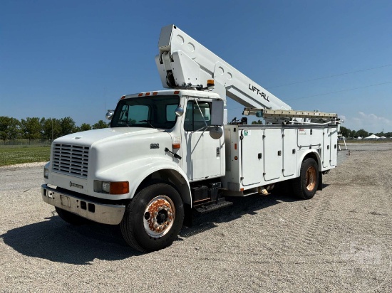 LIFT-ALL LATFB-50-2E 2001 INTERNATIONAL 4900 TELESCOPIC BUCKET TRUCK VIN: 1HTSDAAN11H389783