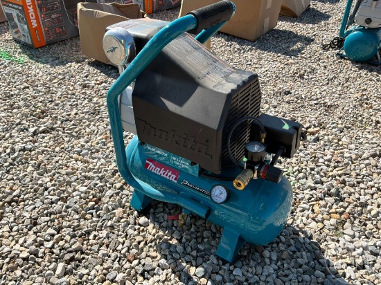 Makita Mac700-B-C 3.3 Portable Air Compressor Sn: A231694