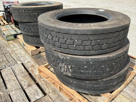 ROADMASTER BY COOPER 285/75R24.5 TUBLESS TRUCK TIRES