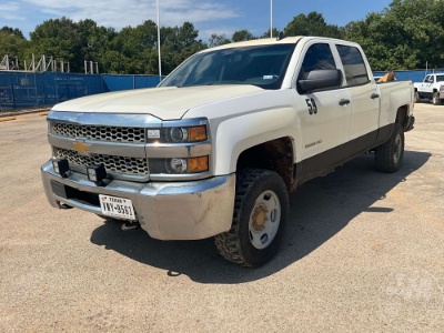 2019 Chevrolet Silverado HD Crew Cab 4x4 Pickup VIN: 1gc1kreg8kf125420