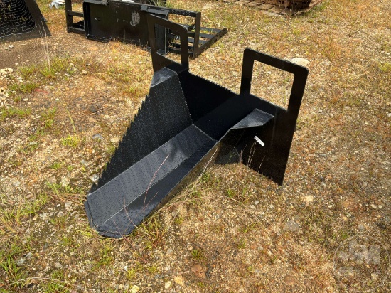 UNUSED KC 40 INCH TREE SPADE BUCKET