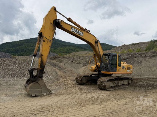 2004 DEERE 270C LC HYDRAULIC EXCAVATOR SN: FF270CX702216