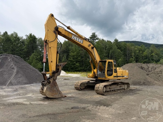 2001 DEERE 230LC HYDRAULIC EXCAVATOR SN: 600936