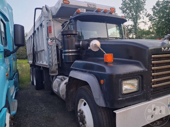 1997 Mack Rd688s Tri-Axle Dump Truck