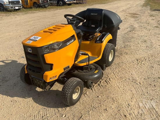 2015 CUB CADET LX42KH RIDING MOWER SN: 1F115H30440