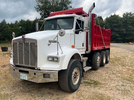 2003 KENWORTH T800 TRI-AXLE DUMP TRUCK VIN: 3WKDA48X735387161