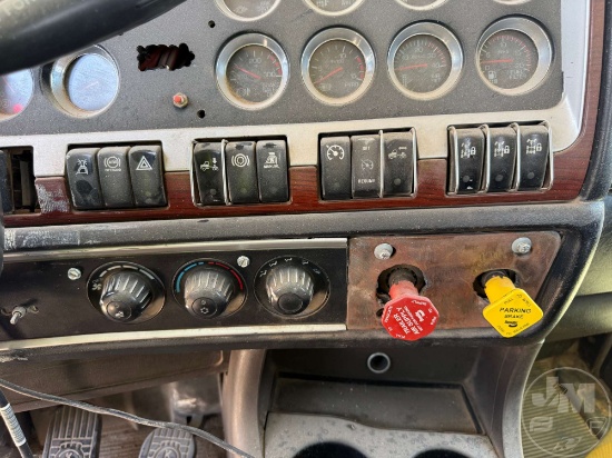 2007 KENWORTH T8 SERIES TANDEM AXLE DAY CAB TRUCK TRACTOR VIN: 1XKDDB0X67R168976