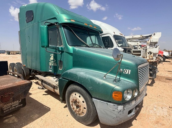 2001 FREIGHTLINER C120 TANDEM AXLE SLEEPER TRUCK TRACTOR VIN: 1FUJA3BD01PH55415