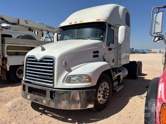 2011 MACK CXU613 TANDEM AXLE TRUCK TRACTOR VIN: 1M1AW07Y6BM014740