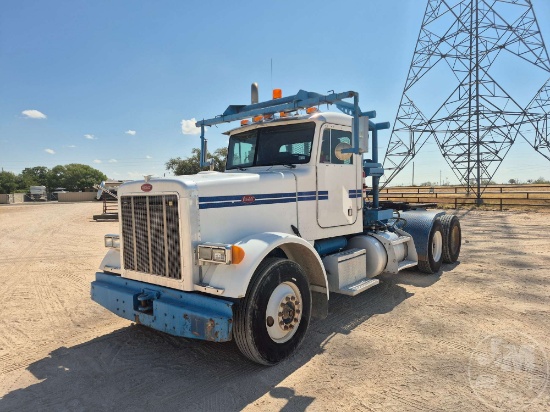2001 PETERBILT 379 WINCH TRUCK TANDEM AXLE DAY CAB TRUCK TRACTOR VIN: 1XP-5DR9X-6-1-1D556062