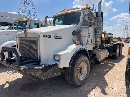 2007 KENWORTH T8 SERIES TANDEM AXLE DAY CAB TRUCK TRACTOR VIN: 1XKDDB0X67R168976