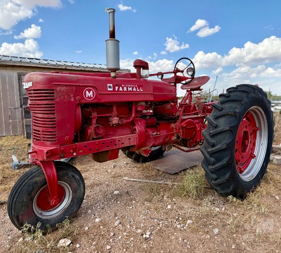 INTERNATIONAL MCCORMICK FARMALL TRACTOR SN: FBK215782XI