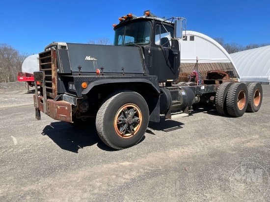 1991 MACK RD TANDEM AXLE DAY CAB TRUCK TRACTOR VIN: 1M2P282C7MM001316