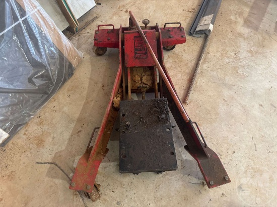 NORCO 1 1/2 TON TRANSMISSION JACK