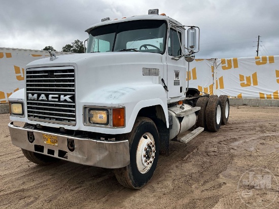 1997 MACK CH 613 TANDEM AXLE DAY CAB TRUCK TRACTOR VIN: 1M2AA13Y1VW078649
