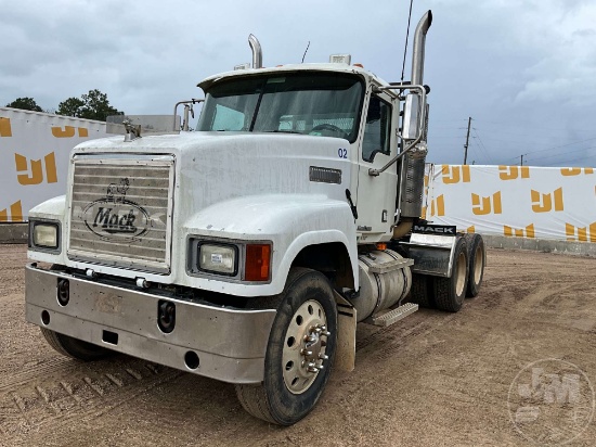 2005 MACK 613 TANDEM AXLE DAY CAB TRUCK TRACTOR VIN: 1M1AJ06Y95N001009