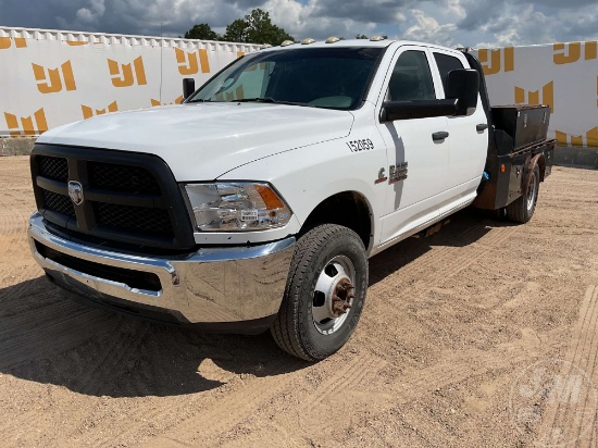 2018 RAM 3500 HD SINGLE AXLE CREW CAB 4X4 FLATBED TRUCK VIN: 3C7WRTCL5JG331809