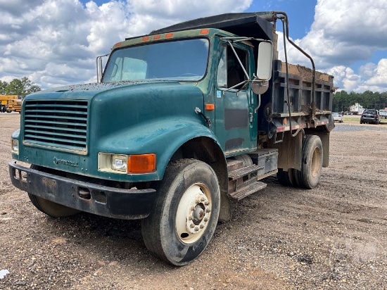 1993 INTERNATIONAL 4900 S SINGLE AXLE DUMP TRUCK VIN: 1HTSDPPR9PH465319