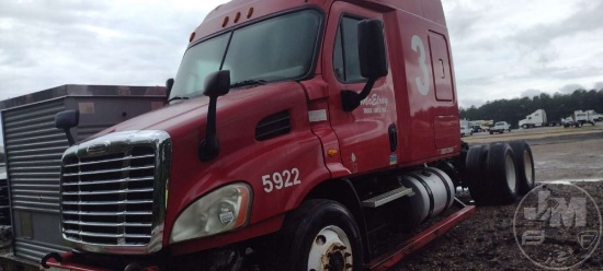 2015 FREIGHTLINER CASCADIA TANDEM AXLE SLEEPER TRUCK TRACTOR VIN: 3AKJGHDVXFSGR1078
