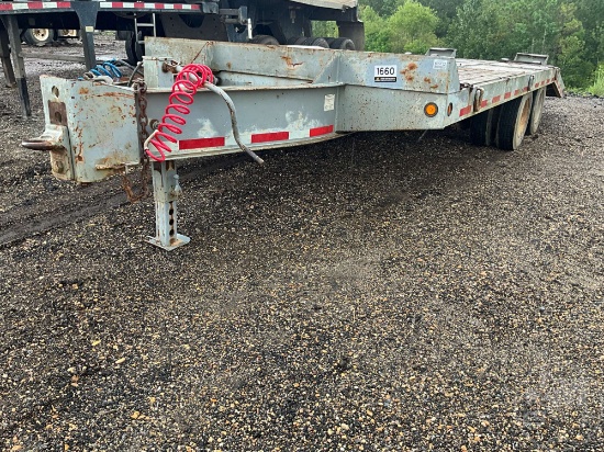 2004 INTERSTATE TRAILERS, INC. TAG A LONG EQUIPMENT TRAILER VIN: 1JKDLA4044M004708