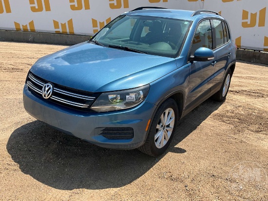 2017 VOLKSWAGEN TIGUAN VIN: WVGAV7AX8HK050103