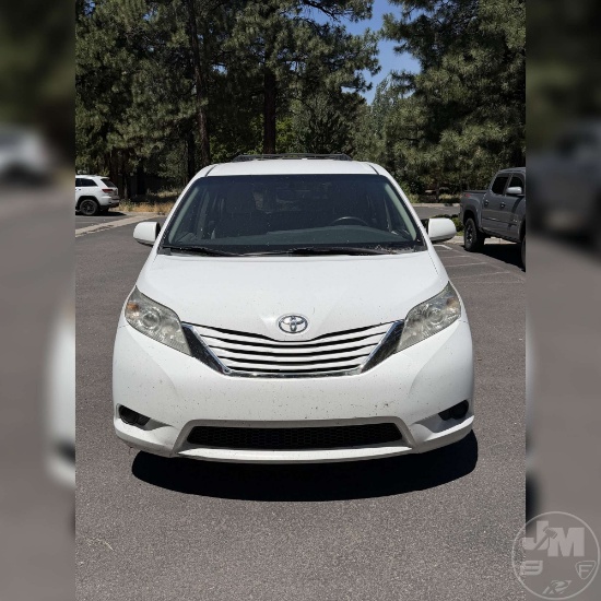 2015 TOYOTA SIENNA VIN: 5TDJK3DC6FS117303 FWD