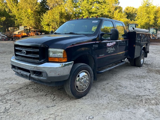 2001 FORD F-450 XL CREW CAB 4X2 PICKUP VIN: 1FDXW46F51EB11188