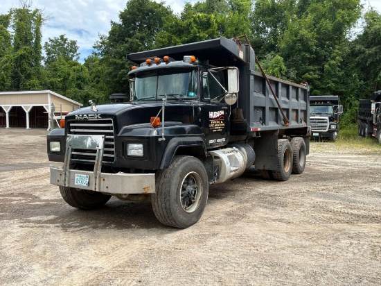 1995 MACK RD 688S TANDEM AXLE DUMP TRUCK VIN: 1M2P267C3SM024781