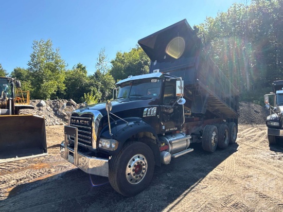 2009 MACK GU713 TRI-AXLE DUMP TRUCK VIN: 1M2AX04C9AM008642