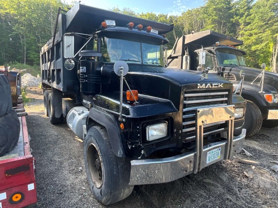 1995 MACK RD TANDEM AXLE DUMP TRUCK VIN: 1M2P267C1SM024780