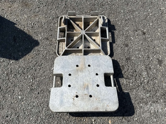 QTY OF 2 ALUMINUM OUTRIGGER PADS FOR GRAPPLE TRUCK