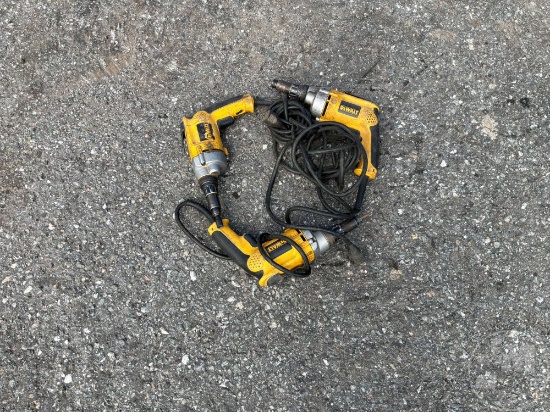 3 Dewalt Clutch Drills With Tool Bag