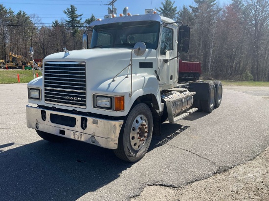 2016 MACK CHU613 PINNACLE TANDEM AXLE DAY CAB TRUCK TRACTOR VIN: 1M1AN07Y8GM022767