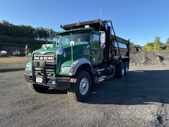 2011 MACK GU (GRANITE) TRI-AXLE DUMP TRUCK VIN: 1M2AX04C7BM009287