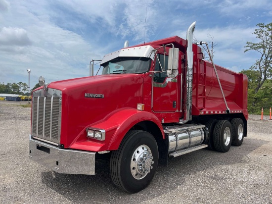 2014 KENWORTH T8 TANDEM AXLE DUMP TRUCK VIN: 1XKDD49X9EJ407043