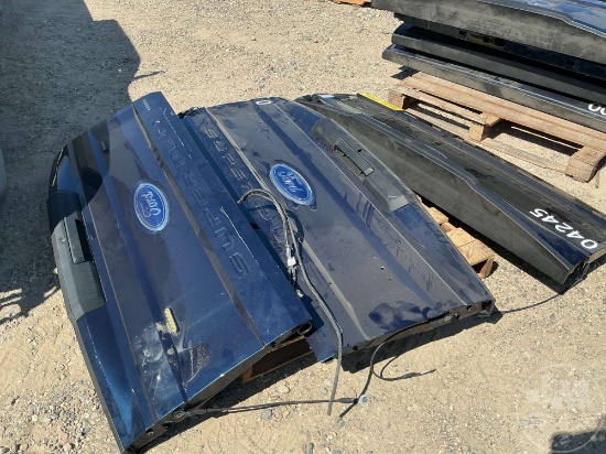 (3) FORD SUPER DUTY TAILGATES